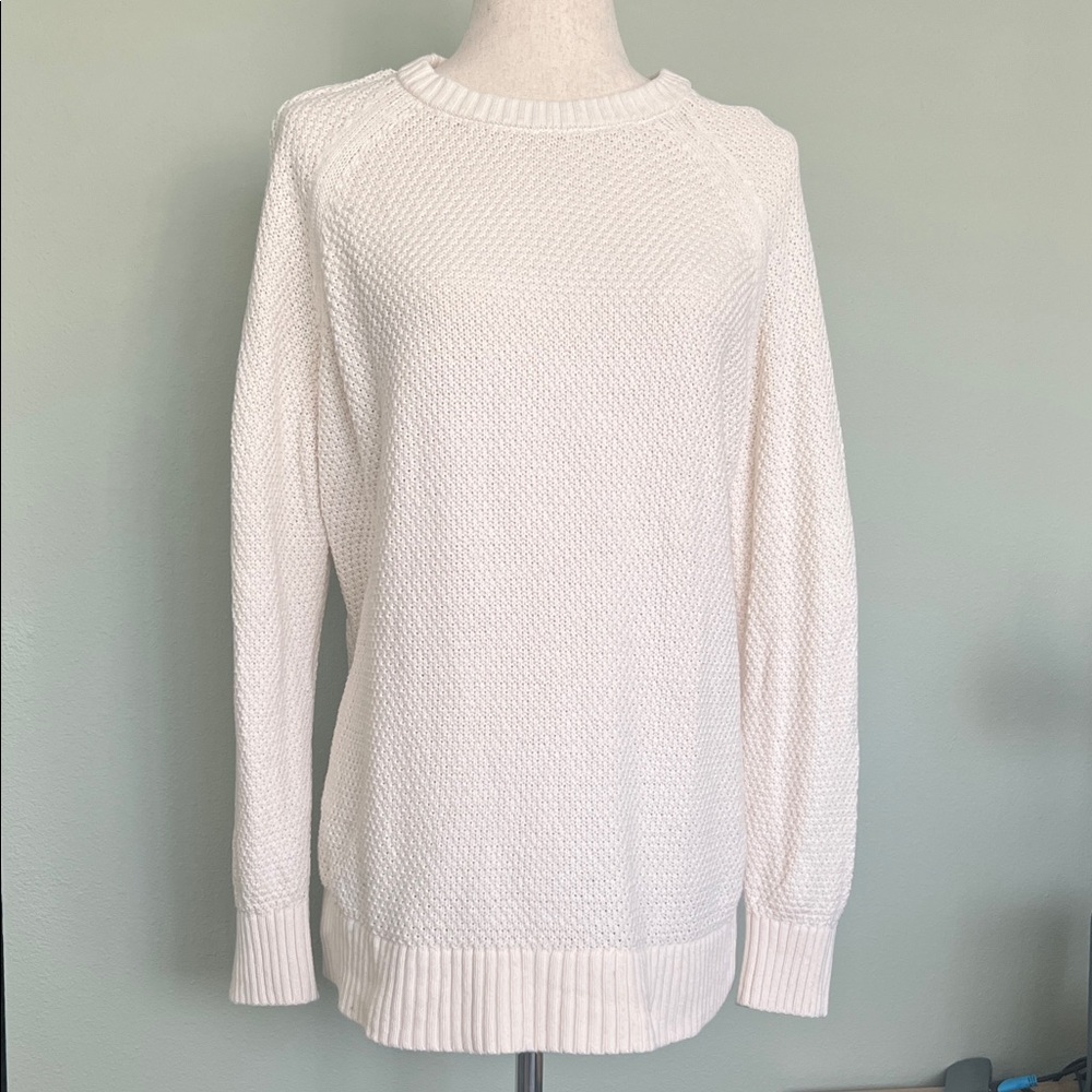 Old Navy Women's Cream Crew Neck Sweater - NWOT